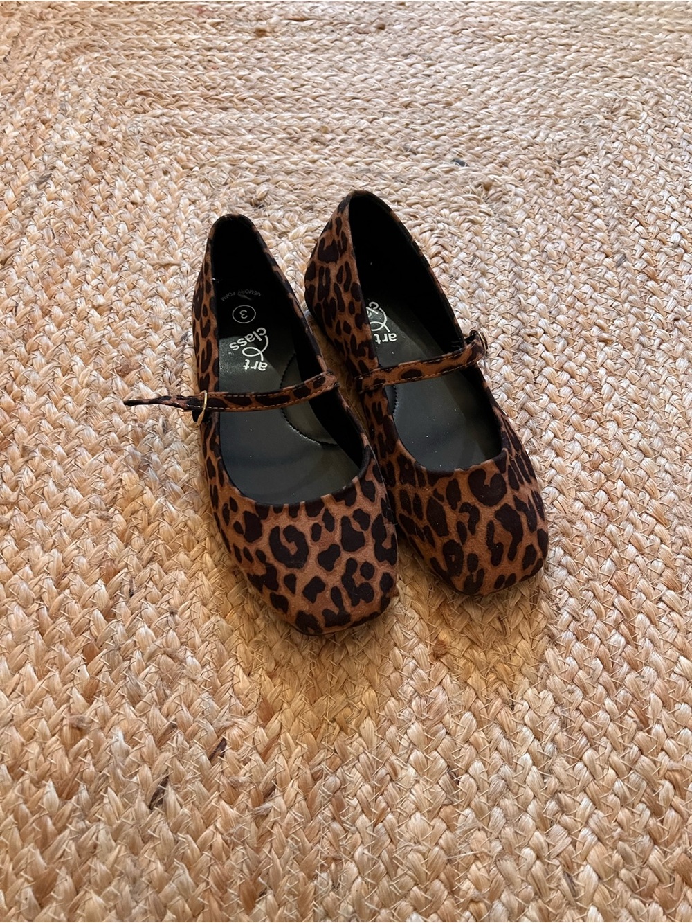 Art Class (Target brand) Girls leopard print Mary Jane’s